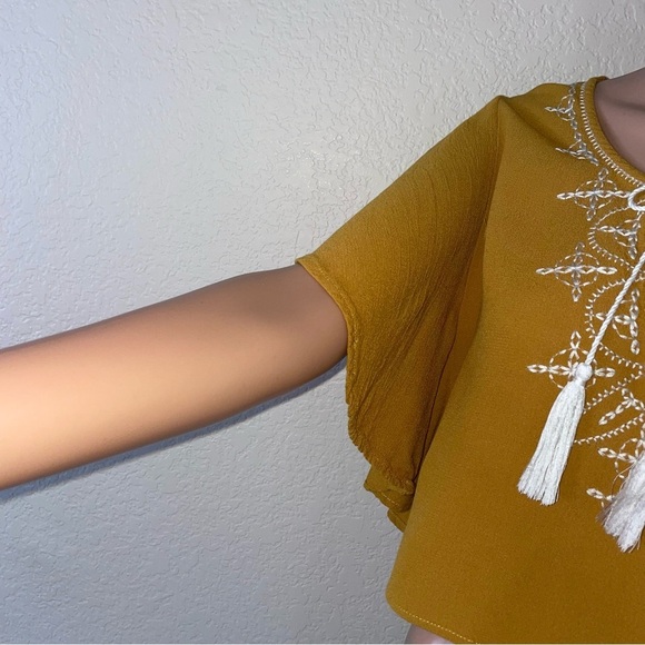 Tobi brand blouse mustard yellow embroidered cropped flowy sleeve flutter SZ SM - Picture 3 of 10